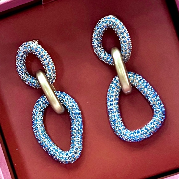 🌺🎉HP🎉🌺 NWT Reyes Crystal Earrings Light Sapphire - Picture 6 of 16